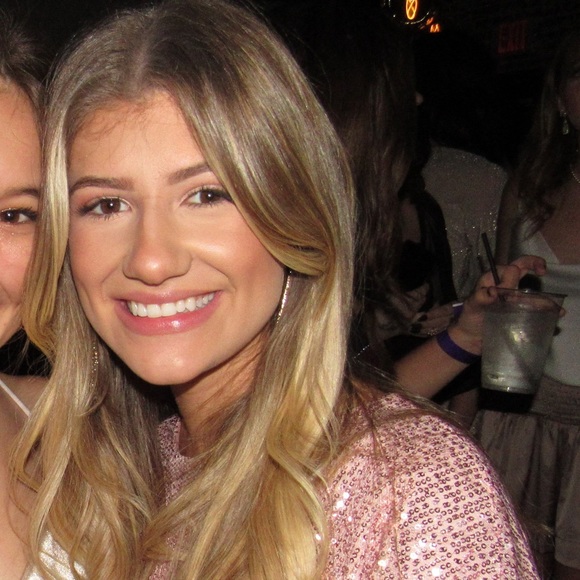 Meet your Posher, Emma - Picture 1 of 1